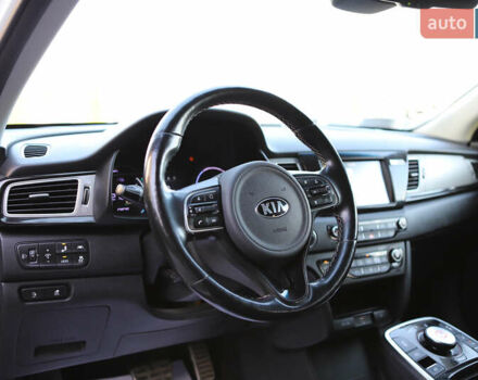 Белый Киа Niro, объемом двигателя 0 л и пробегом 80 тыс. км за 18800 $, фото 23 на Automoto.ua