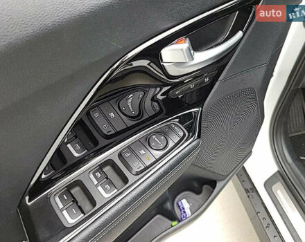 Білий Кіа Niro, об'ємом двигуна 0 л та пробігом 116 тис. км за 20246 $, фото 11 на Automoto.ua