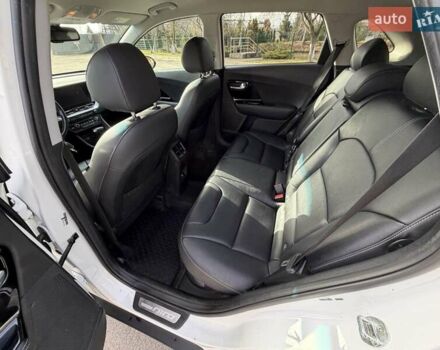 Белый Киа Niro, объемом двигателя 1.58 л и пробегом 200 тыс. км за 18600 $, фото 31 на Automoto.ua