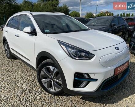 Білий Кіа Niro, об'ємом двигуна 0 л та пробігом 112 тис. км за 22900 $, фото 18 на Automoto.ua