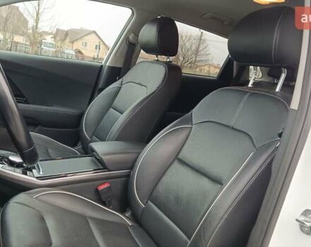Білий Кіа Niro, об'ємом двигуна 0 л та пробігом 127 тис. км за 19999 $, фото 25 на Automoto.ua