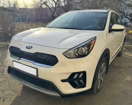 Белый Киа Niro, объемом двигателя 1.6 л и пробегом 100 тыс. км за 12000 $, фото 4 на Automoto.ua