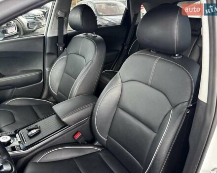 Киа Niro 2020 в Львове на Automoto.ua Белый Киа Niro, объемом двигателя 0 л и пробегом 95 тыс. км за 20450 $, фото 30 на Automoto.ua