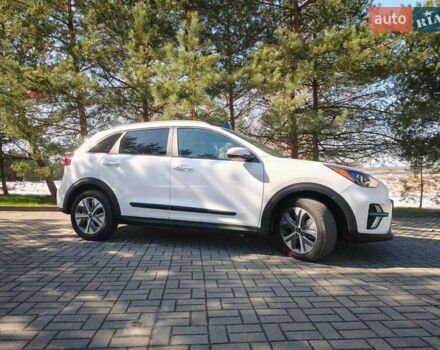 Белый Киа Niro, объемом двигателя 0 л и пробегом 78 тыс. км за 17900 $, фото 2 на Automoto.ua