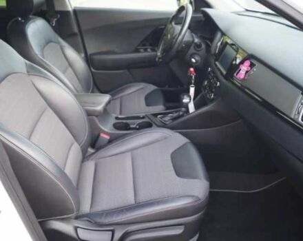 Белый Киа Niro, объемом двигателя 1.6 л и пробегом 98 тыс. км за 12400 $, фото 11 на Automoto.ua