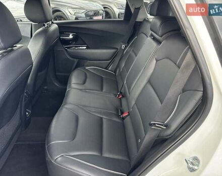 Киа Niro 2020 в Львове на Automoto.ua Белый Киа Niro, объемом двигателя 0 л и пробегом 95 тыс. км за 20450 $, фото 32 на Automoto.ua