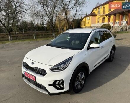Белый Киа Niro, объемом двигателя 1.58 л и пробегом 200 тыс. км за 18600 $, фото 1 на Automoto.ua