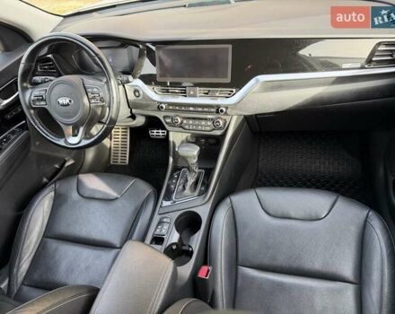Белый Киа Niro, объемом двигателя 1.58 л и пробегом 200 тыс. км за 18600 $, фото 21 на Automoto.ua