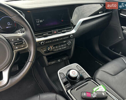 Белый Киа Niro, объемом двигателя 0 л и пробегом 141 тыс. км за 19100 $, фото 29 на Automoto.ua