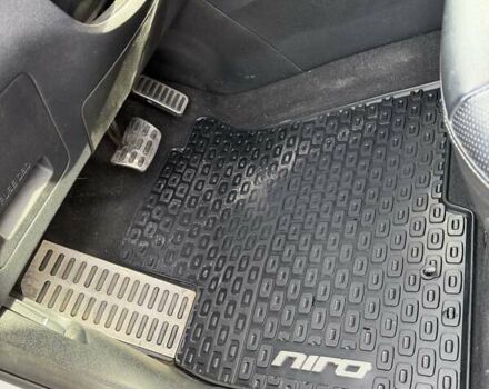 Белый Киа Niro, объемом двигателя 1.58 л и пробегом 200 тыс. км за 18600 $, фото 20 на Automoto.ua