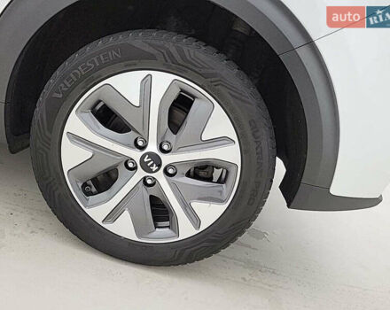 Белый Киа Niro, объемом двигателя 0 л и пробегом 117 тыс. км за 20066 $, фото 25 на Automoto.ua