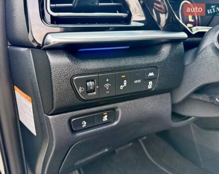 Білий Кіа Niro, об'ємом двигуна 0 л та пробігом 89 тис. км за 18950 $, фото 57 на Automoto.ua