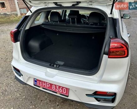 Білий Кіа Niro, об'ємом двигуна 0 л та пробігом 147 тис. км за 18800 $, фото 55 на Automoto.ua