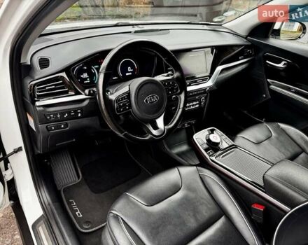 Белый Киа Niro, объемом двигателя 0 л и пробегом 160 тыс. км за 18850 $, фото 24 на Automoto.ua