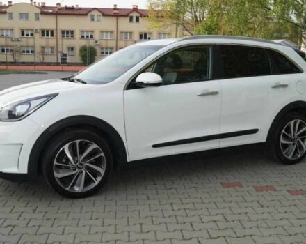 Белый Киа Niro, объемом двигателя 1.6 л и пробегом 98 тыс. км за 12400 $, фото 1 на Automoto.ua