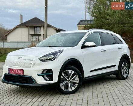 Білий Кіа Niro, об'ємом двигуна 0 л та пробігом 89 тис. км за 18950 $, фото 7 на Automoto.ua