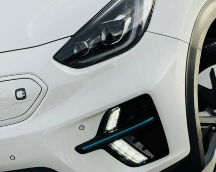 Білий Кіа Niro, об'ємом двигуна 0 л та пробігом 117 тис. км за 19750 $, фото 14 на Automoto.ua