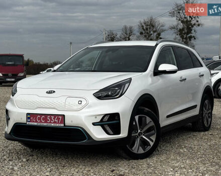 Белый Киа Niro, объемом двигателя 0 л и пробегом 141 тыс. км за 19100 $, фото 4 на Automoto.ua