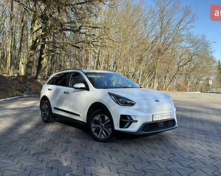 Белый Киа Niro, объемом двигателя 0 л и пробегом 126 тыс. км за 18400 $, фото 1 на Automoto.ua