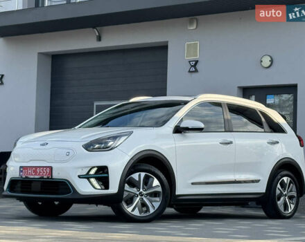 Білий Кіа Niro, об'ємом двигуна 0 л та пробігом 62 тис. км за 19500 $, фото 5 на Automoto.ua