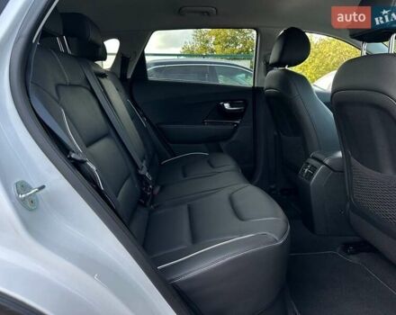 Білий Кіа Niro, об'ємом двигуна 0 л та пробігом 62 тис. км за 24400 $, фото 78 на Automoto.ua