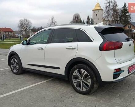 Білий Кіа Niro, об'ємом двигуна 0 л та пробігом 127 тис. км за 19999 $, фото 6 на Automoto.ua