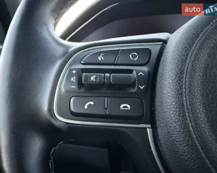 Белый Киа Niro, объемом двигателя 0 л и пробегом 130 тыс. км за 20999 $, фото 20 на Automoto.ua