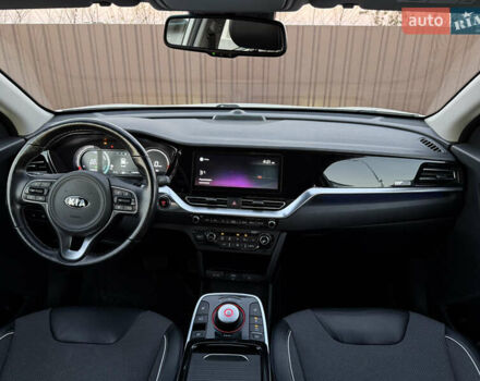 Белый Киа Niro, объемом двигателя 0 л и пробегом 114 тыс. км за 19350 $, фото 22 на Automoto.ua