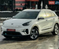 Білий Кіа Niro, об'ємом двигуна 0 л та пробігом 117 тис. км за 19750 $, фото 10 на Automoto.ua