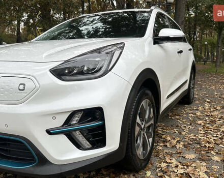 Киа Niro 2020 в Ирпене на Automoto.ua Белый Киа Niro, объемом двигателя 0 л и пробегом 79 тыс. км за 21000 $, фото 7 на Automoto.ua
