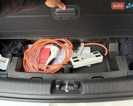 Белый Киа Niro, объемом двигателя 0 л и пробегом 152 тыс. км за 20400 $, фото 40 на Automoto.ua