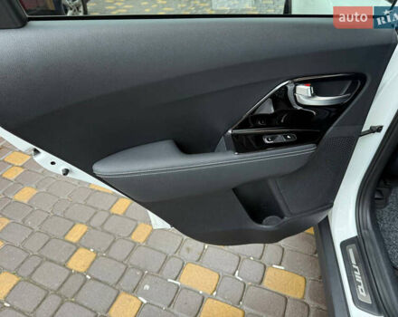 Белый Киа Niro, объемом двигателя 0 л и пробегом 152 тыс. км за 20400 $, фото 22 на Automoto.ua