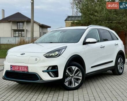 Білий Кіа Niro, об'ємом двигуна 0 л та пробігом 89 тис. км за 18950 $, фото 6 на Automoto.ua
