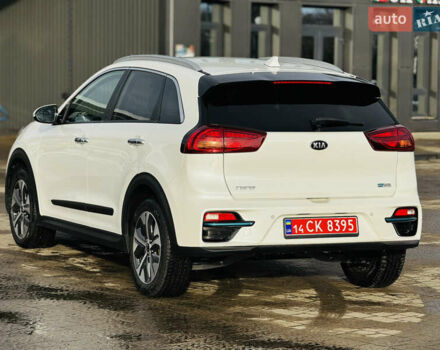 Білий Кіа Niro, об'ємом двигуна 0 л та пробігом 117 тис. км за 19750 $, фото 20 на Automoto.ua