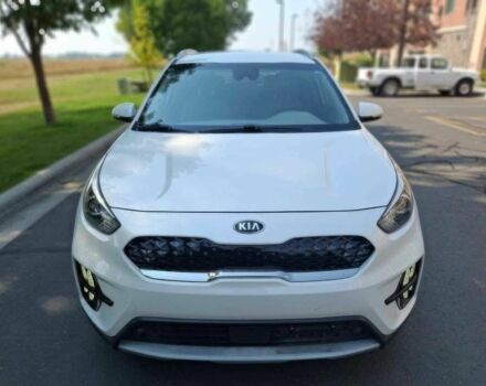 Белый Киа Niro, объемом двигателя 1.6 л и пробегом 42 тыс. км за 4900 $, фото 1 на Automoto.ua