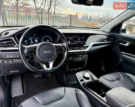 Білий Кіа Niro, об'ємом двигуна 0 л та пробігом 89 тис. км за 18950 $, фото 56 на Automoto.ua