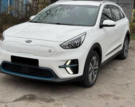 Белый Киа Niro, объемом двигателя 0 л и пробегом 146 тыс. км за 14000 $, фото 1 на Automoto.ua