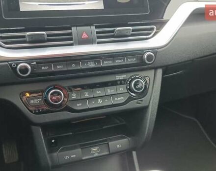 Білий Кіа Niro, об'ємом двигуна 0 л та пробігом 127 тис. км за 19999 $, фото 33 на Automoto.ua
