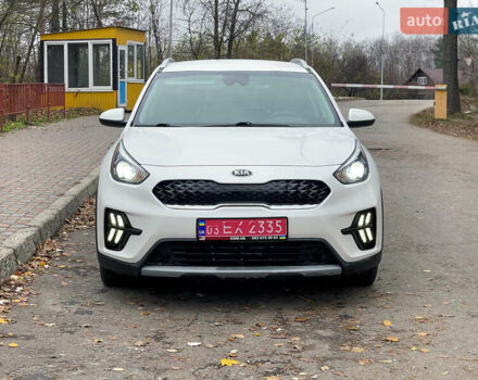 Білий Кіа Niro, об'ємом двигуна 1.6 л та пробігом 215 тис. км за 16800 $, фото 1 на Automoto.ua