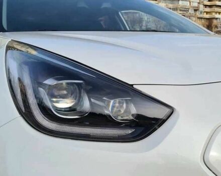 Белый Киа Niro, объемом двигателя 0 л и пробегом 89 тыс. км за 363 $, фото 4 на Automoto.ua