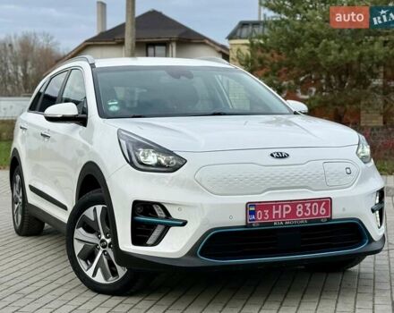 Білий Кіа Niro, об'ємом двигуна 0 л та пробігом 89 тис. км за 18950 $, фото 3 на Automoto.ua