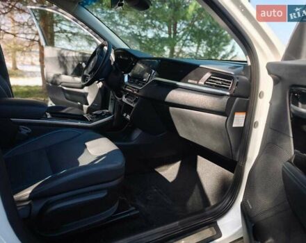 Белый Киа Niro, объемом двигателя 0 л и пробегом 78 тыс. км за 17900 $, фото 6 на Automoto.ua