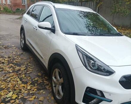 Белый Киа Niro, объемом двигателя 0 л и пробегом 200 тыс. км за 19000 $, фото 4 на Automoto.ua
