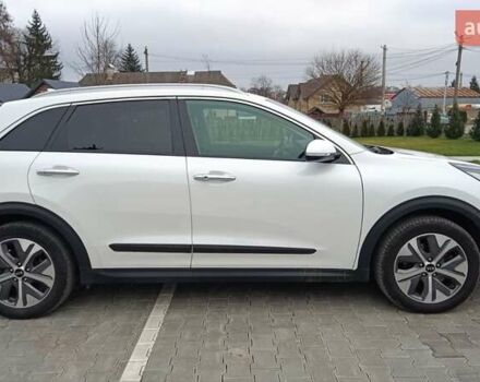 Білий Кіа Niro, об'ємом двигуна 0 л та пробігом 127 тис. км за 19999 $, фото 17 на Automoto.ua