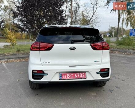 Білий Кіа Niro, об'ємом двигуна 0 л та пробігом 168 тис. км за 18455 $, фото 4 на Automoto.ua