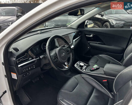 Белый Киа Niro, объемом двигателя 0 л и пробегом 141 тыс. км за 19100 $, фото 19 на Automoto.ua