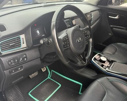 Белый Киа Niro, объемом двигателя 0 л и пробегом 133 тыс. км за 20000 $, фото 5 на Automoto.ua
