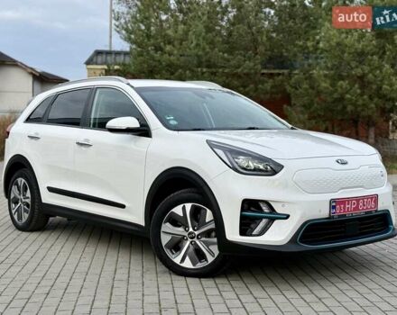 Білий Кіа Niro, об'ємом двигуна 0 л та пробігом 89 тис. км за 18950 $, фото 2 на Automoto.ua