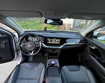 Киа Niro 2020 в Львове на Automoto.ua Белый Киа Niro, объемом двигателя 0 л и пробегом 69 тыс. км за 19500 $, фото 18 на Automoto.ua