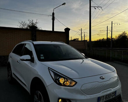 Киа Niro 2020 в Львове на Automoto.ua Белый Киа Niro, объемом двигателя 0 л и пробегом 69 тыс. км за 19500 $, фото 9 на Automoto.ua